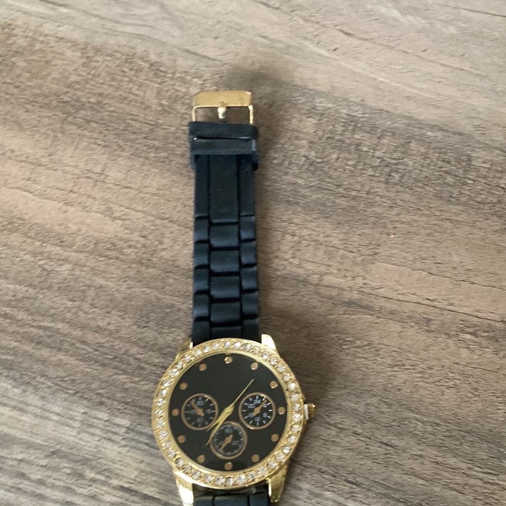 Watch - Picture 3 of 4